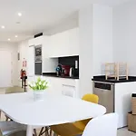 New 140m2 Loft-style Flat At Town Heart, 3 Beaches Close Casa Leon *