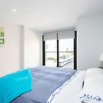 Apartmán New 140m2 Loft-style Flat At Town Heart, 3 Beaches Close Casa Leon