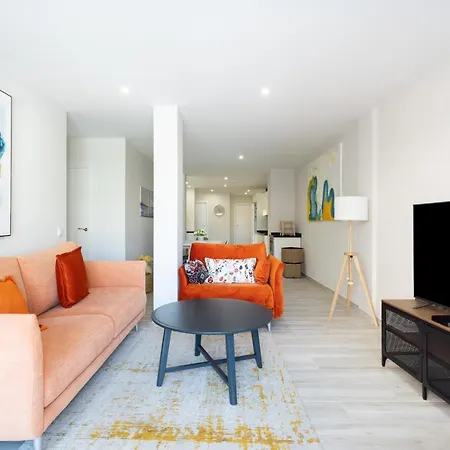 New 140m2 Loft-style Flat At Town Heart, 3 Beaches Close Casa Leon Daire