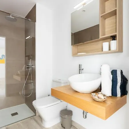 New 140m2 Loft-style Flat At Town Heart, 3 Beaches Close Casa Leon *