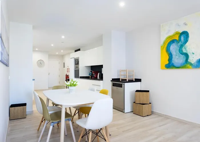 Apartamento New 140m2 Loft-style Flat At Town Heart, 3 Beaches Close Casa Leon