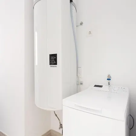 Lägenhet New 140m2 Loft-style Flat At Town Heart, 3 Beaches Close Casa Leon *