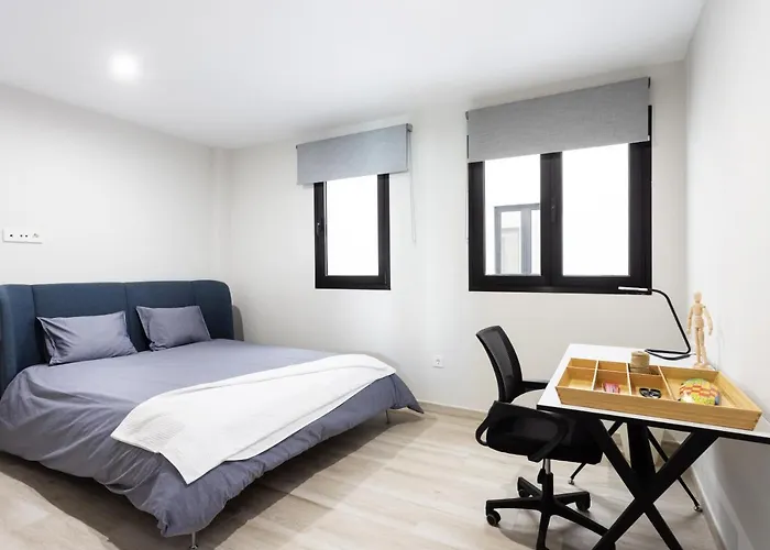 New 140m2 Loft-style Flat At Town Heart, 3 Beaches Close Casa Leon Appartamento